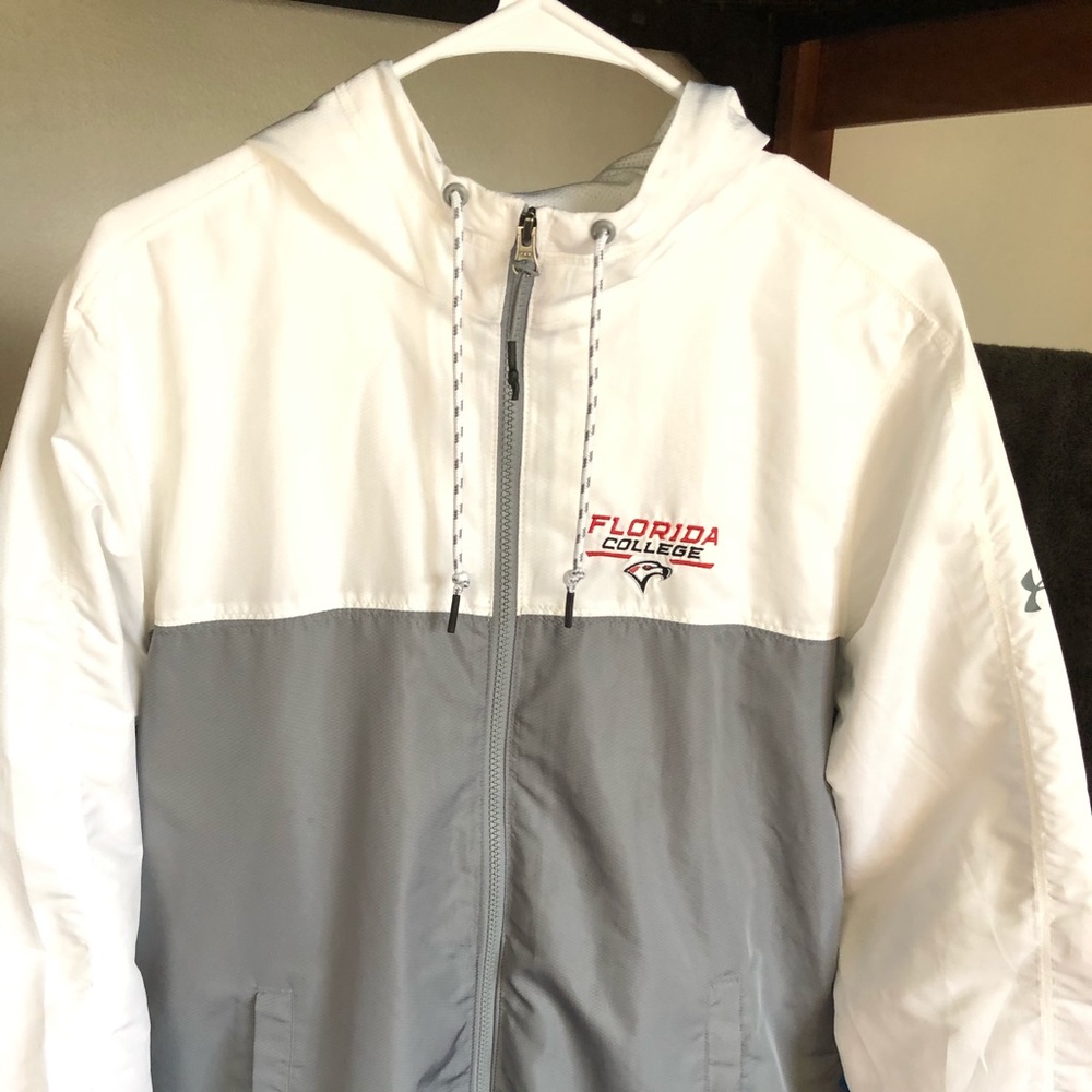 ‼️ Under Armor Rain Jacket ‼️